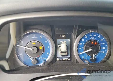 2015 Toyota Sienna Xle z USA, uszkodzony, nr VIN 5TDYK3DC1FS549540